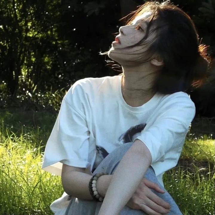 她与她的自画像
